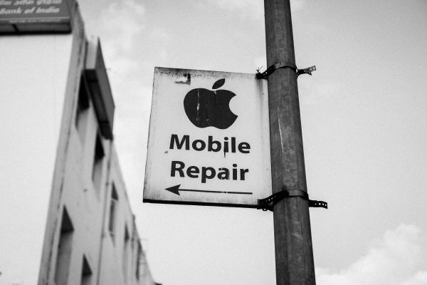 No hay tarjeta SIM o SIM no válida: iPhone no reconoce la tarjeta SIM 9 Cuando las soluciones de bricolaje fallan, es posible que se necesiten reparaciones