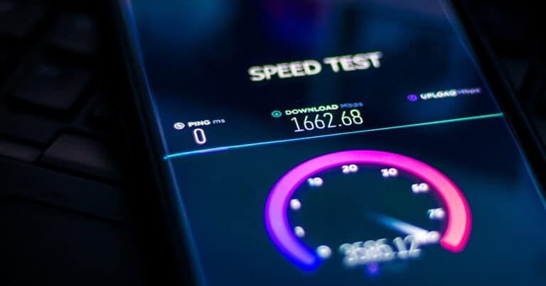 ¿300 megabytes de internet es rápido o lento? 3 300 Mb de Fibra: ¿es suficiente o no?