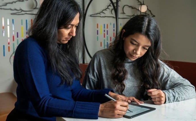 Así es el innovador servicio de traducción con inteligencia artificial que Amazon pone al alcance de los escritores